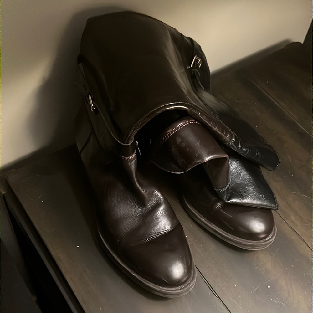 Enzo Angilioni calf length boots